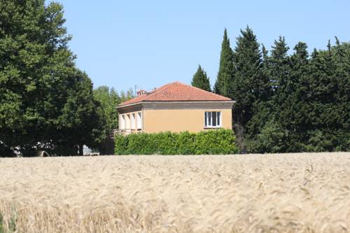 Saint-Saturnin-les-Avignon France Hotel Booking.com