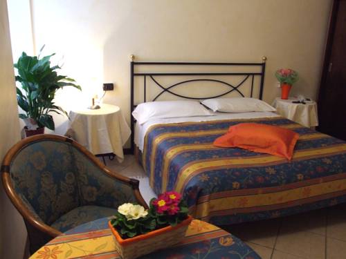 Cuneo Italia Hotel Promo descuento booking.com