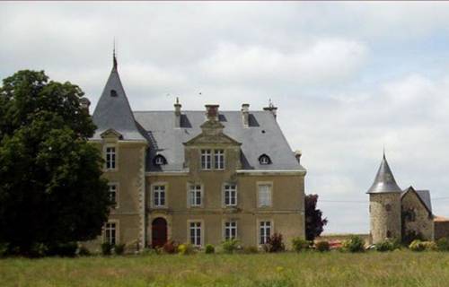 Mouchamps Francia Hotel Promo descuento booking.com