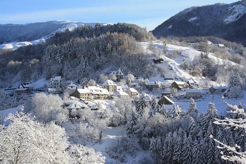 Saint Cirgues de Jordanne Francia Hotel Promo descuento booking.com