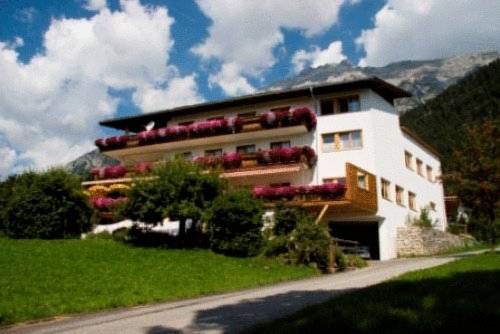 Gnadenwald Austria Hotel Promo descuento booking.com