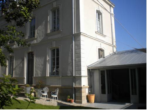 Ancenis Francia Hotel Promo descuento booking.com